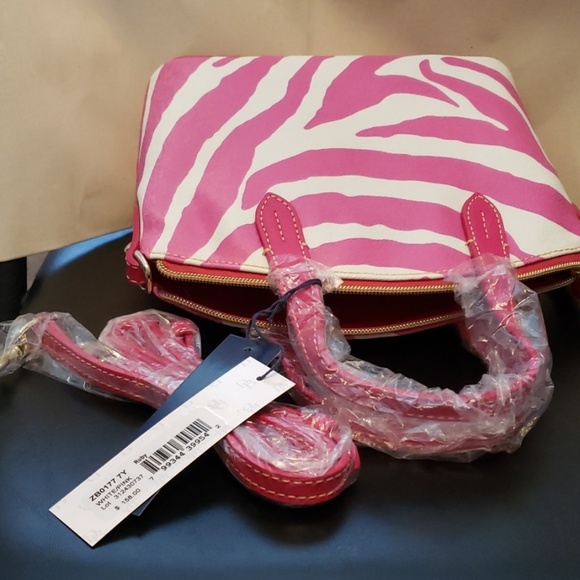 NWT 👛 Dooney and Bourke purse - Picture 3 of 8